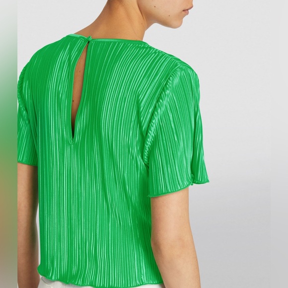 NWT Good American Kelly Green Pleated Satin Plisse Keyhole Blouse - Picture 6 of 8